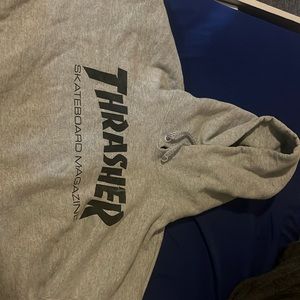 medium THRASHER gray sweatshirt